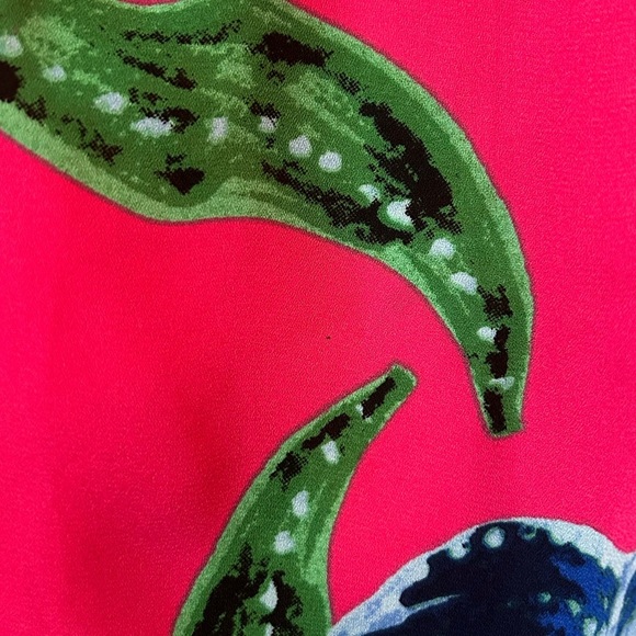 Show Me Your Mumu Sawyer Shorts in Floratopia, size XS. Tiny spot (see photos). - Picture 5 of 8